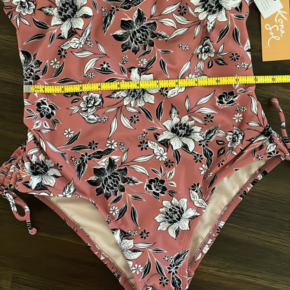 Kona Sol Pink Floral Medium Coverage One Piece Swimsuit Medium NWT - Picture 3 of 7